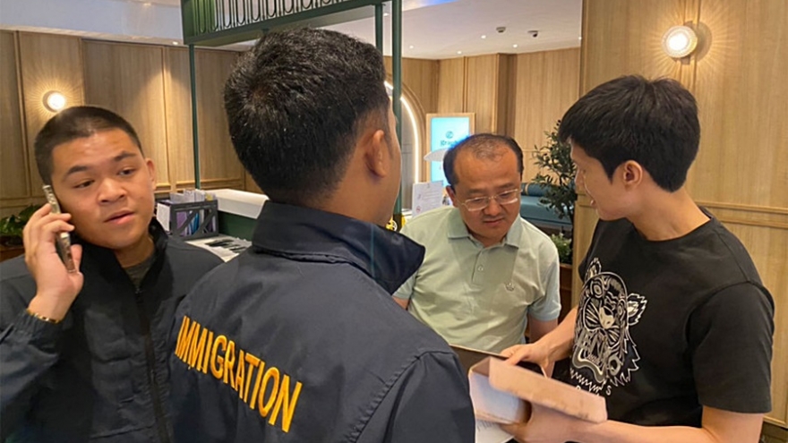 Thái Lan bắt giữ cổ đông Trung Quốc trong vụ sập nhà Bangkok